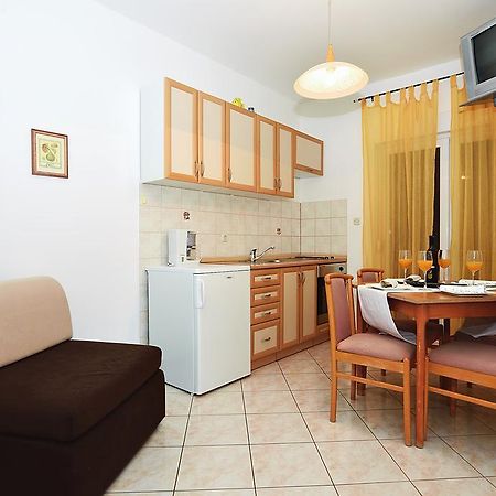 Apartments Lucija Sukosan Exterior photo