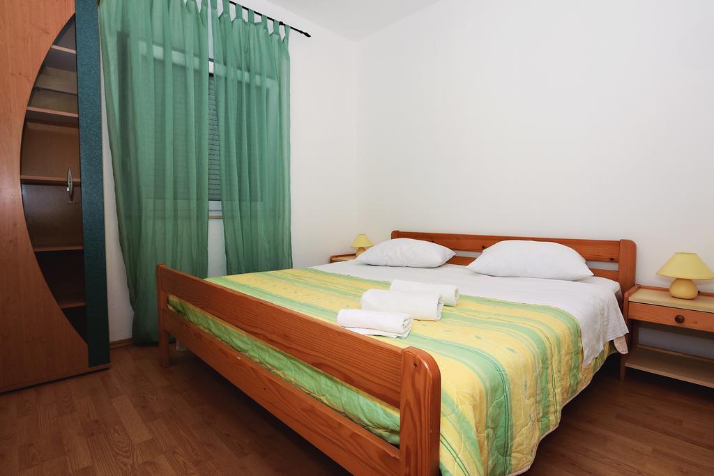 Apartments Lucija Sukosan Exterior photo