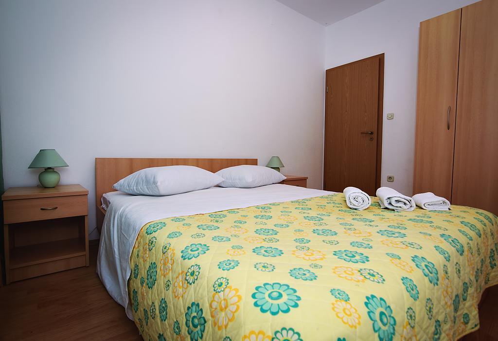 Apartments Lucija Sukosan Exterior photo